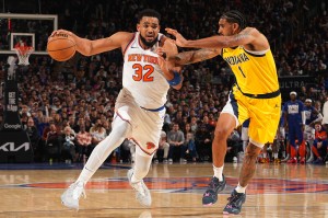 PP模拟器官网-🤙唐斯赛前决定带伤出战最终轰下24分13板，正负值+26全场最高